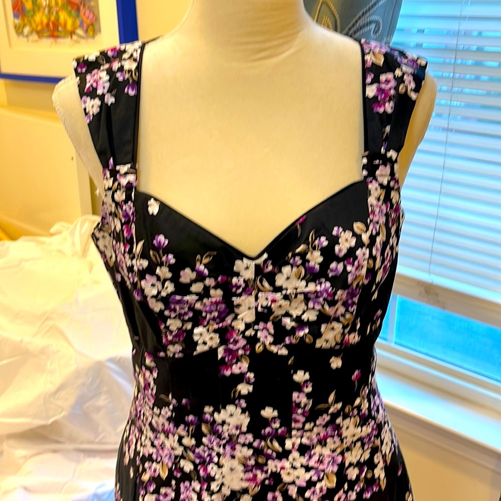 WHITE HOUSE BLACK MARKET DRESS,GREAT SUMMER OR FALL DRESS, LIKE NEW, MIDI LENGTH - Picture 2 of 10